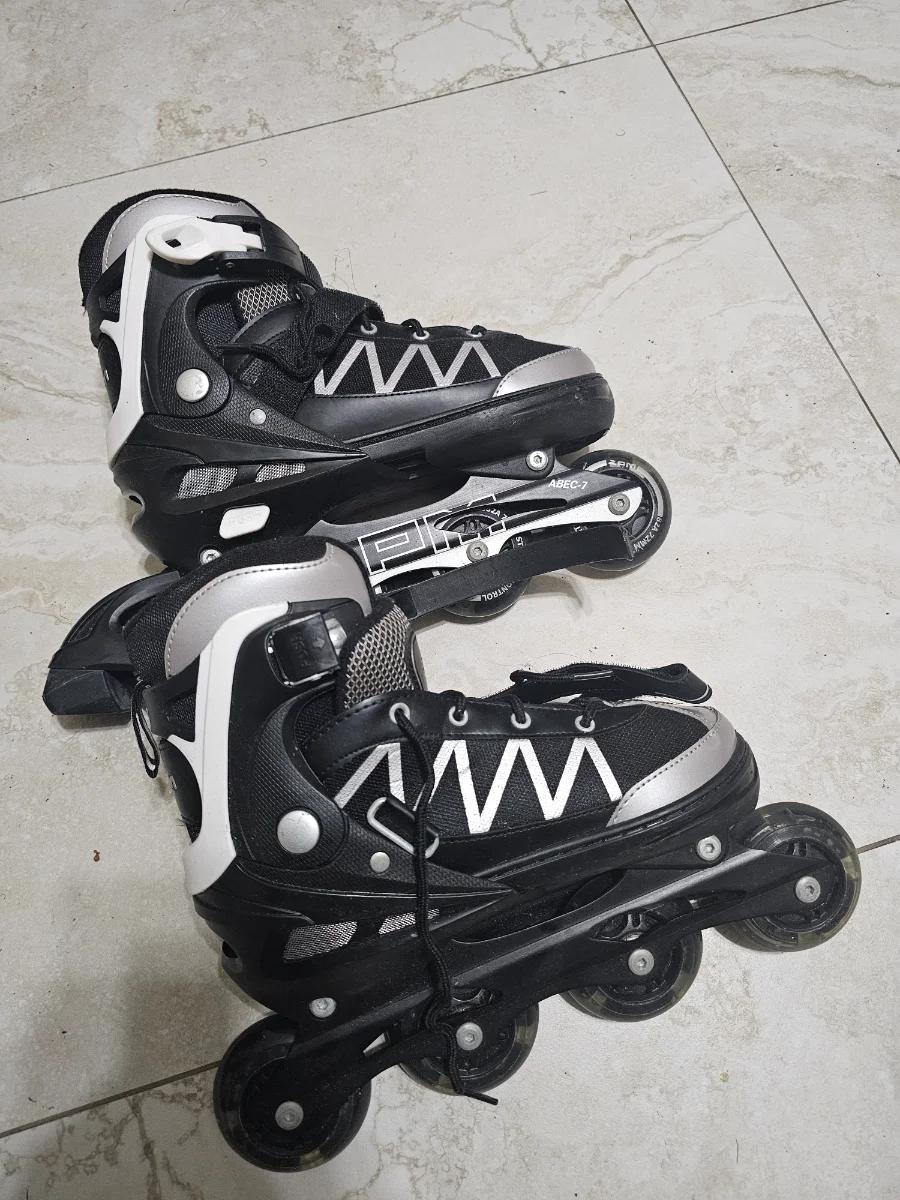 1 Pair Rollerblades – Fits EU 38-42 – Great for Teens & Adults