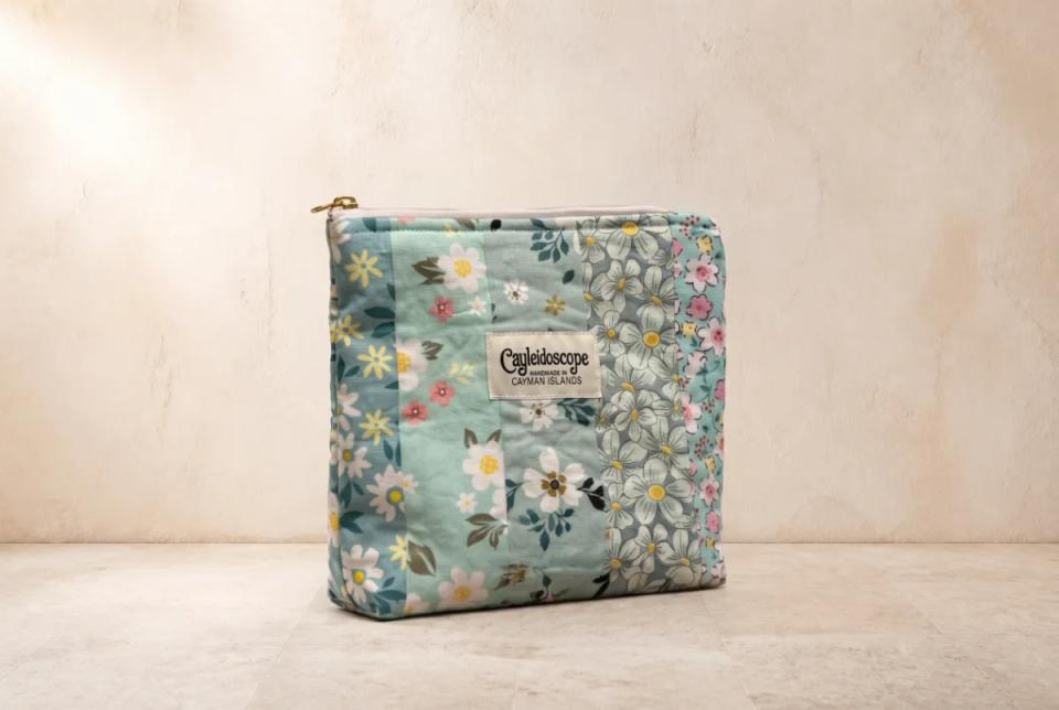 Aqua Daisy Silver Thatch Zip Pouch