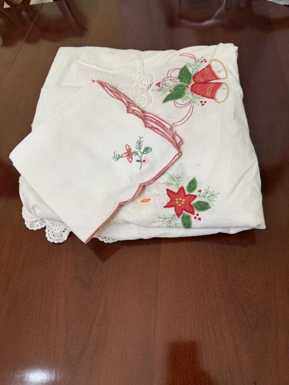 Christmas Tablecloth with Embroidered Bells and Poinsettias and Eight Napkins